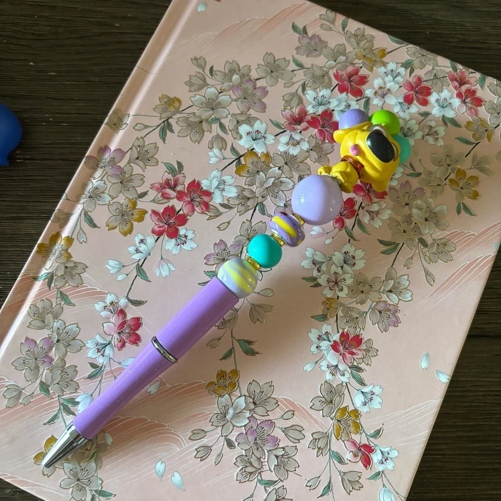 Disney Doorables: Up: Dug with Balloons handmade beaded pen